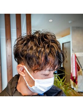 タウラアルチザンヘアー マッシュレイヤー×ツーブロック×中間巻きスパイラルパーマ