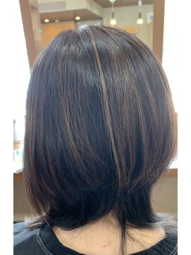 プレッソヘアー Presso hair ストレートスタイル　ハイライトカラー