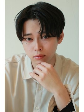 アドール(ADOR) センターわけ韓国風前下がりマッシュ【ADOR上村】