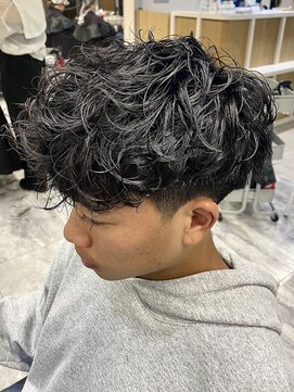 ヘーゼル 博多(HAZEL.) スパイラルパーマスペインカール/タツヨシ