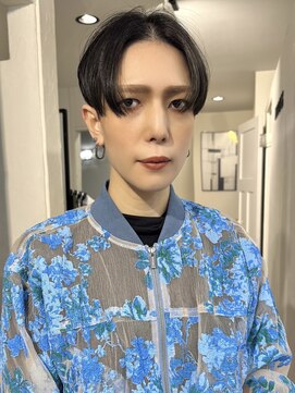 ナービス(NARVIS) センターパートハンサムショート