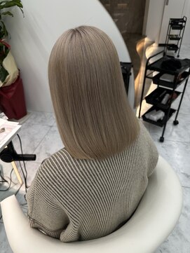 ロンドルピナス 小倉(Lond Lupinus) ミディアムヘア暗めカラー/デザインカラー/フェイスフレーミング