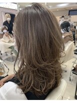 クオール(Quol)&nbsp;【レイヤーカット】ローレイヤースタイルランドマーク片野