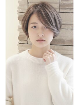 レウナ 外苑前(Reuna) 30代40代大人可愛いショートボブ　大人ショート　長め前髪