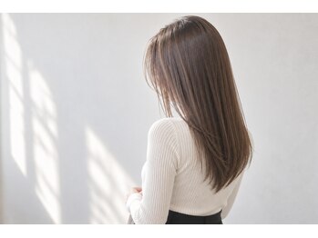 トリップ 香椎(Trip)の写真/「毎朝のアイロン、そろそろ卒業しませんか？」クセ・広がりを抑えて自然なサラ艶ストレートへ♪