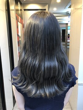 ルイス(L'wis) ブルーグレージュ