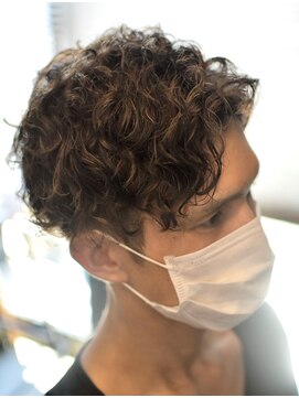 ヘアアイラッシュ リベット(hair eyelash RIVET) スパイラルパーマ×アシメ