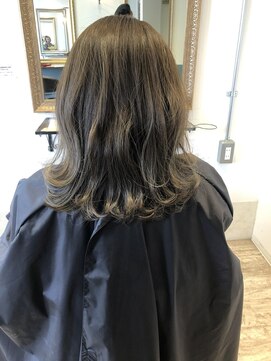 ヘアーサロン キー(Hair salon key) ミディアムヘアー