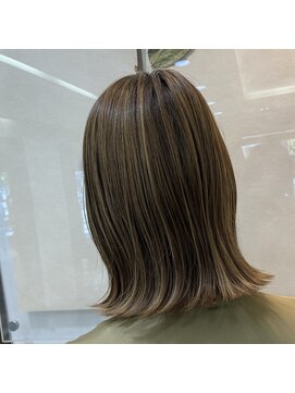 ノーム バイ アウラ(norm. by aura) タイトな外ハネボブ