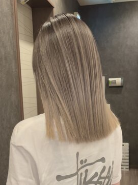 ミュウアンド(Mew＆) 【バレイヤージュ×ミルキーベージュ】