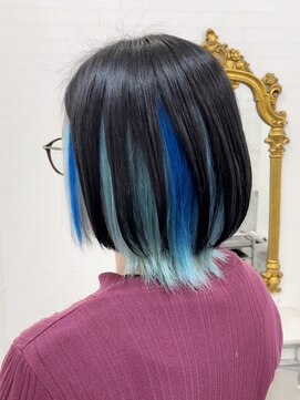 アールプラス 新宿(ar+) 【ブルー&水色デザインインナーカラー】