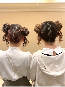 セットサロンフレアの写真/【2人でも3人でもご来店OK♪】一緒に可愛くお揃いヘアもお任せ下さい♪[新宿駅/新宿ヘアセット/ヘアメイク]