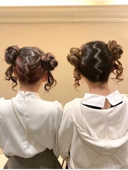 セットサロンフレアの写真/【お二人でのご来店OK♪】一緒に可愛くお揃いヘアもお任せ下さい♪[新宿駅/新宿/ヘアセット/ヘアメイク]