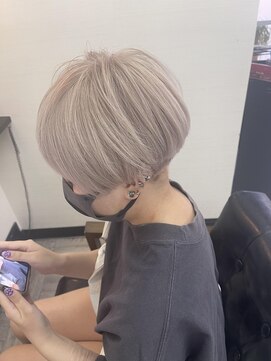 クーラ(cu-ra) ホワイトカラー!!