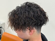 《*リッジ(髪の根元~中間の部分のパーマ)強めの重めマッシュ*》カジュアルな服装に◎20代に人気のスタイル*