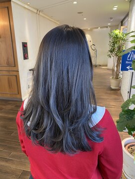 ザック ヴィ(ZACC vie) ツヤ髪ストレート×大人グレージュ