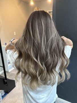 ブロンドバイピンキー(Blond by Pinky) 西海岸風バレイヤージュ