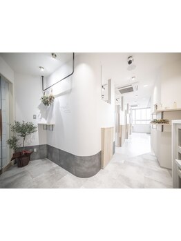 大人の女性からも大人気◎落ち着いた店内で最上級の髪質改善を【髪質改善/縮毛矯正】