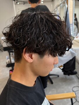 フゥ 宇都宮(FeU) 栃木メンズ波巻きスパイラルパーマシャドウパーマツイストパーマ