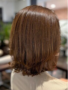 トゥルートラスト アン 下石田店(True Trust un) 赤み消しカラー大人綺麗なウェーブ外ハネくびれミディ ブラウン