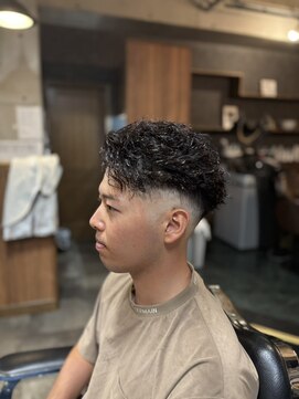 ワンワンオー バーバーショップ コンチネンタル(@110 BARBER SHOP continental) フェード