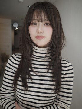 クイ(quii) 韓国スリークレイヤーカット/ネイビーグレージュ小顔顔周り