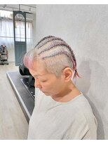 イト(ito)&nbsp;50代60代髪型刈り上げ前髪残しコーンロウファンキーヘア