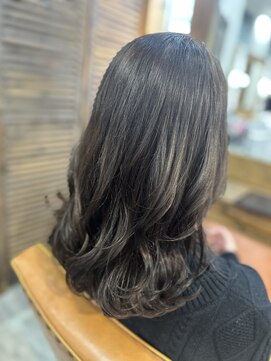 ニューラインギンザ(New-Line 銀座) 艶髪ロング グレージュ