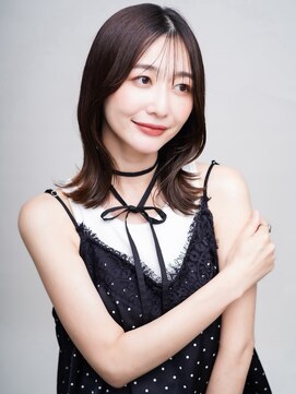 セプト 天神大名(SEPT.) くびれ レイヤー ミディアム 髪質改善 アッシュベージュ