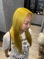 ルル(Lulu)&nbsp;イエローカラーロングレイヤースタイル
