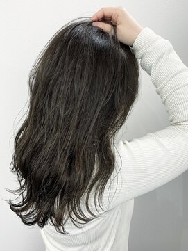 アットラップレーヴ(attrape-reve) 20代30代大人かわいい艶感レイヤー透明感アッシュベージュ