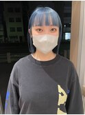 【ブリーチカラー】ペールブルー切りっぱなしボブ