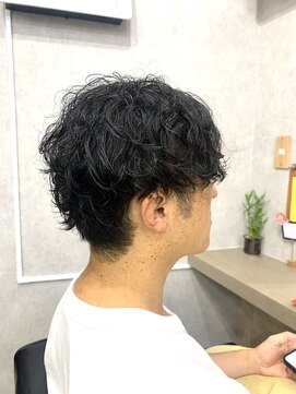 インフォーマル(Informal) センター分けパーマスタイル