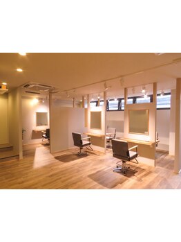 【井筒屋そば】《経験豊富なSTYLISTが丁寧にカウンセリング‥*》年齢による髪のお悩みも相談しやすいのが◎