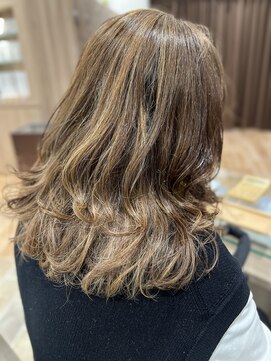 ヴィサージュディオ(VISAGE dio) 白髪ぼかしハイライトブリーチ