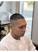 バズカット　クロップスタイル　スキンフェード