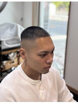 ストローヘアー(STRAW hair)&nbsp;バズカット　クロップスタイル　スキンフェード