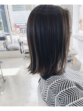 オーセンヘア(AUTHEN.HAIR) 切りっぱなしボブ×ハイライトカラー