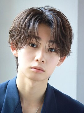 オーシャントーキョー サニー 原宿(OCEAN TOKYO Sunny) フェザーパーマセンターパートニュアンスパーマ韓国マッシュ黒髪