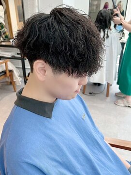 ネオリーブ クーロ メゾン 横浜(Neolive curro Maison) 波巻きスパイラル×ツイスパ　フェザーパーマ MEN’S HAIR