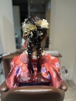 クーレ ビオトープ(+ CURE biotope)&nbsp;卒業式編みおろしアレンジ