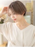 グレーベージュ外国人風前下がり丸みショートc8大宮20代30代40代