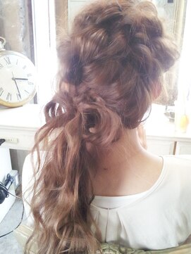 ミルシー(millci) 『millci』波うち×リボンタイ×ロープ編　ポニーテールアレンジ