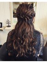 ヘアデザイン ニーチェ(Hair Design ni che) 編み込みハーフアップ