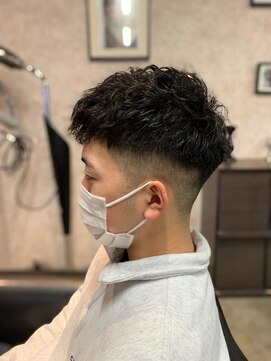 ワンワンオー バーバーショップ コンチネンタル(@110 BARBER SHOP continental) FADEカット