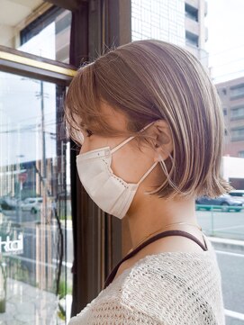 ヘアモード カクテル ハイトーンベージュカラー×切りっぱなしボブ【ニシヤマ ミホ】