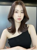 大人に似合う韓国ヘア 前髪なしヨシンモリ くびれミディアム