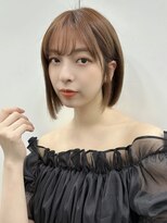 ボブ　ストレートボブ　外ハネボブ ベージュカラー 明るめカラー