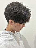 ヒュイル バイ ニアウ(Hwyl by Niau)&nbsp;メンズマッシュセンターパートスパイラルパーマニュアンスパーマ