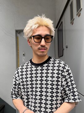 ソソ(soso) ブロンドスパイキーショート/フェザーパーマ/横浜